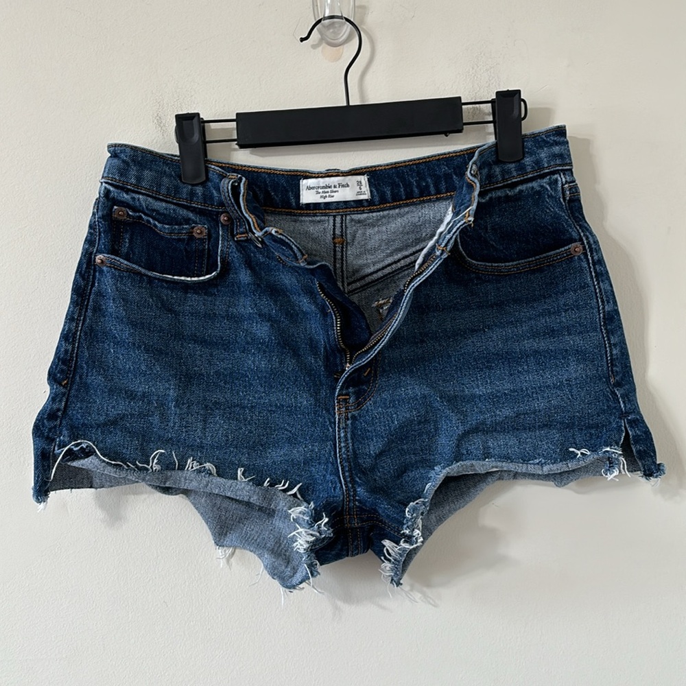 Abercrombie & Fitch The Mom Short High Rise Dark Wash Size 28 - Picture 4 of 7